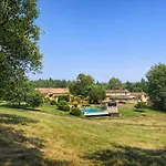 Au Coin Des Arbres - Genevrier Nyaraló